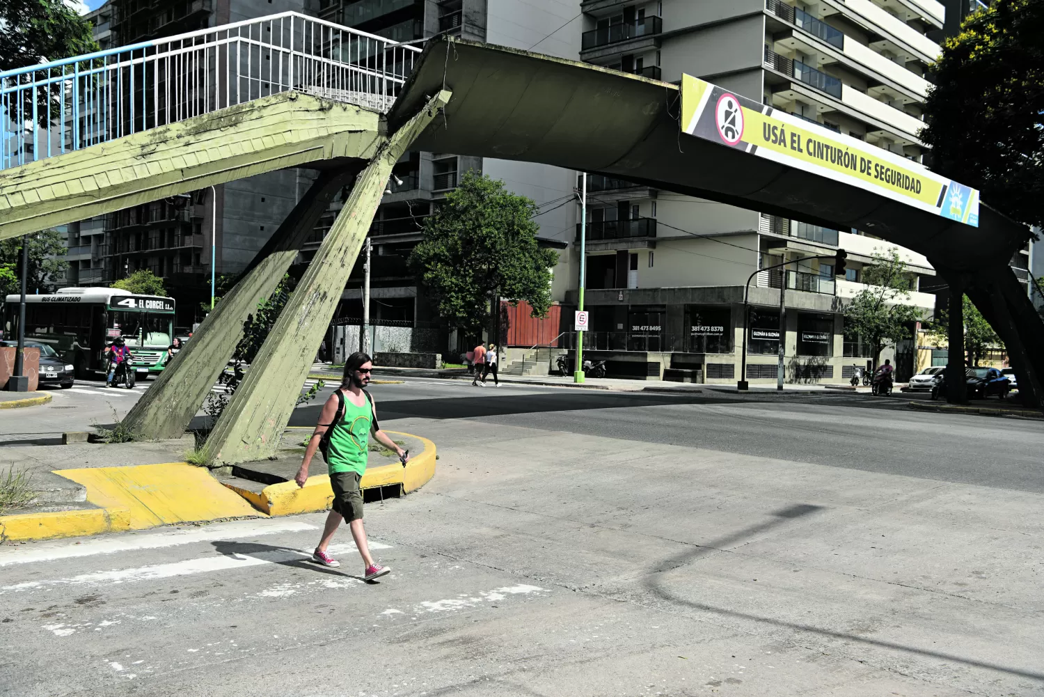 El puente sobre Mate de Luna corre serio riesgo de colapsar