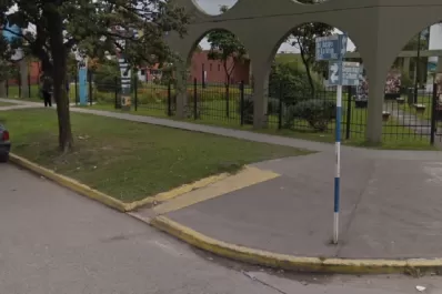 Video: taxistas golpearon y desnudaron a un ladrón en San Miguel de Tucumán