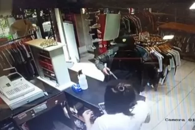 Violento robo en un local de ropa de barrio Sur