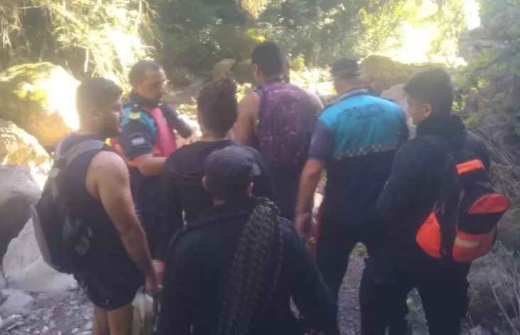 El Cadillal: rescatan a cinco jóvenes que se habían perdido en Aguas Chiquitas