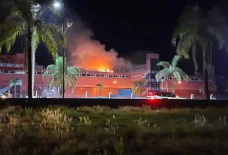 El fuego sorprendió a los santiagueños.