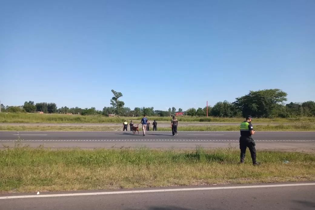 RASTRILLAJES. La Policía efectúa tareas de búsqueda para dar con Rodríguez. foto Ministerio de Seguridad