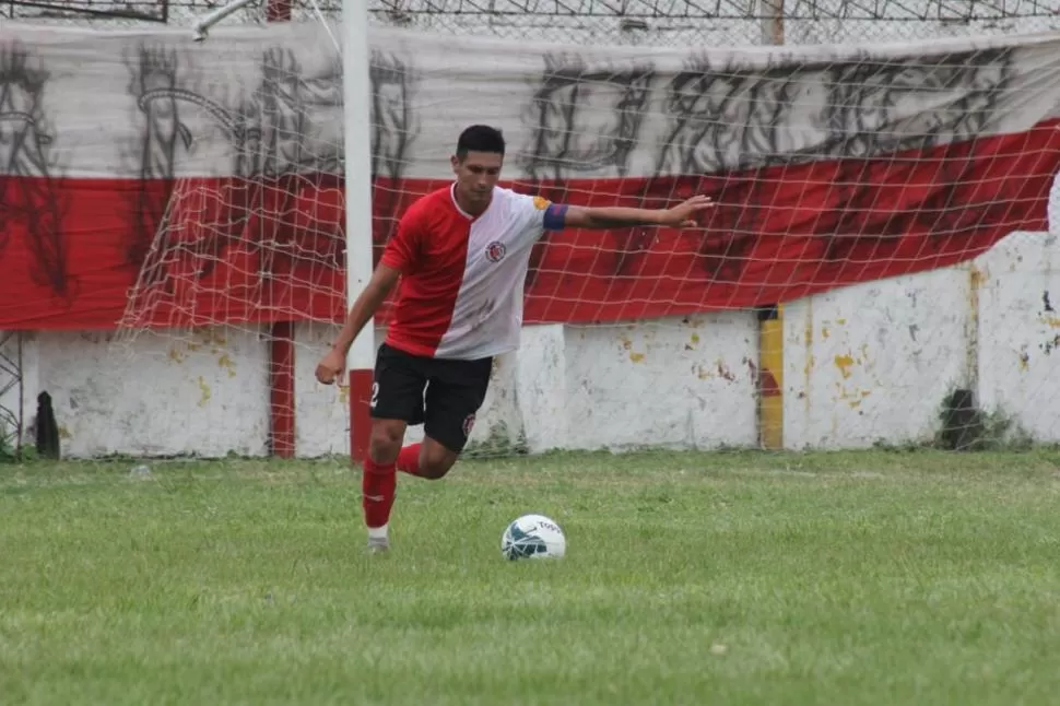 UNA MURALLA. Franco Barrera se destaca por su juego y por su voz de mando en el plantel.  