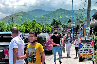 El tapabocas se tomó vacaciones en Tafí del Valle