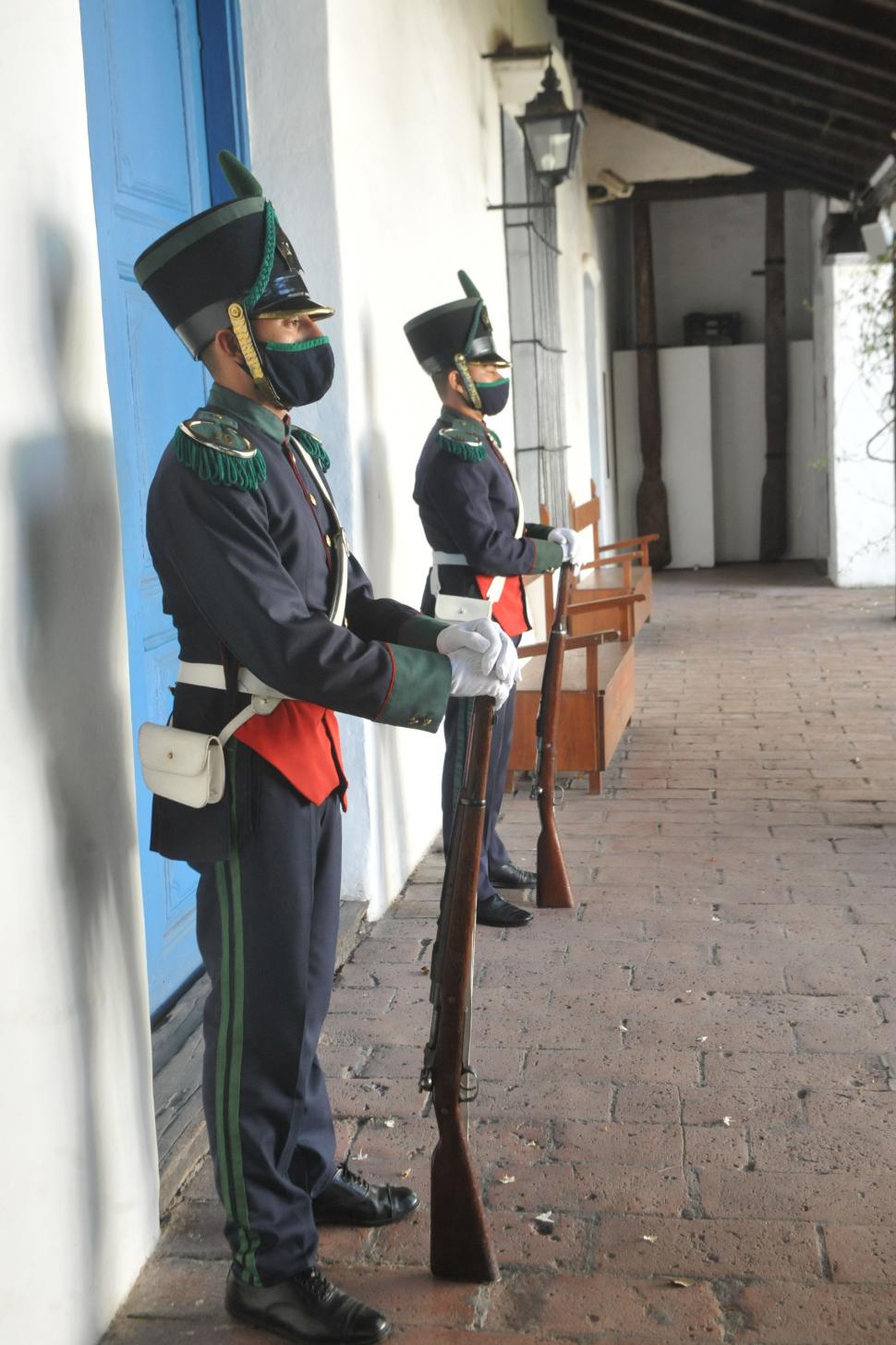  GUARDIANES. Volvió la custodia en el ingreso al Salón de la Jura. 
