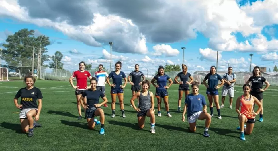 EXIGENCIA. Las jugadoras de la Academia se entrenan entre tres y cuatro veces por semana en Los Tarcos. A eso se suman las prácticas en el Centro de Rugby y en sus propios clubes.   