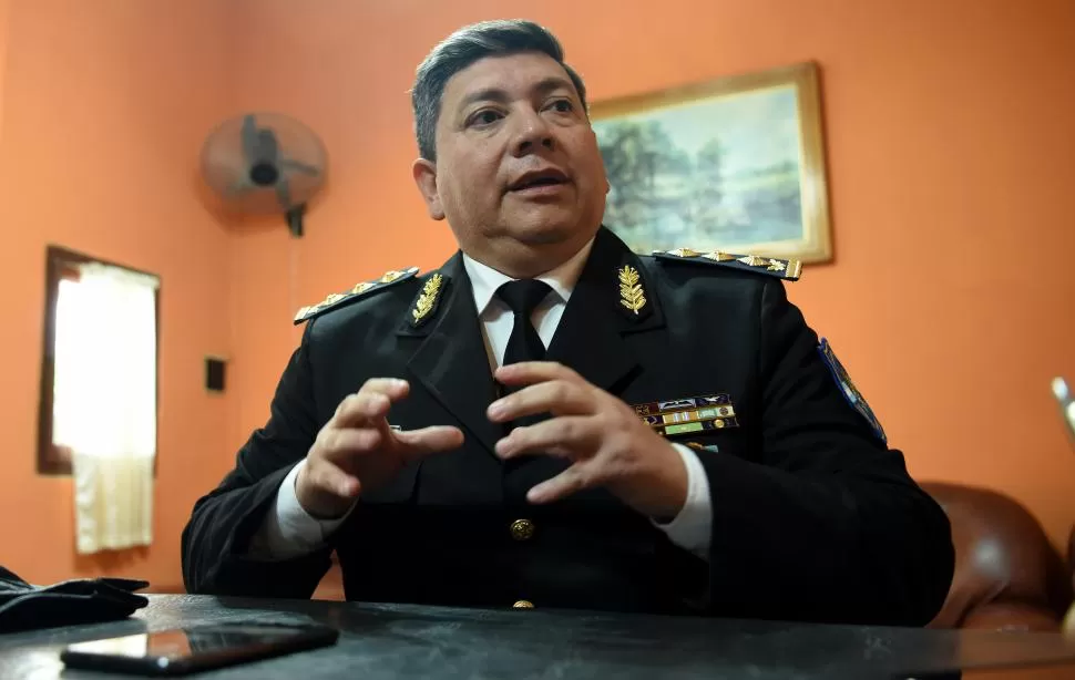 SIGUE. El jefe de Policía sancionó a los dos comisarios por el incidente. la gaceta / foto de josé nuno