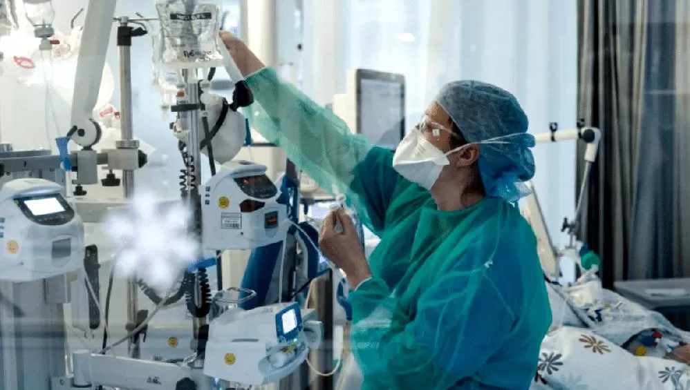 OMS: los contagios de covid-19 en el mundo bajaron un 17% la última semana 