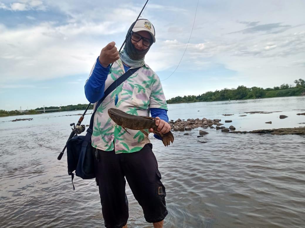 APRENDIZ II. Los pescadores principiantes encuentran muchas emociones en este lugar.