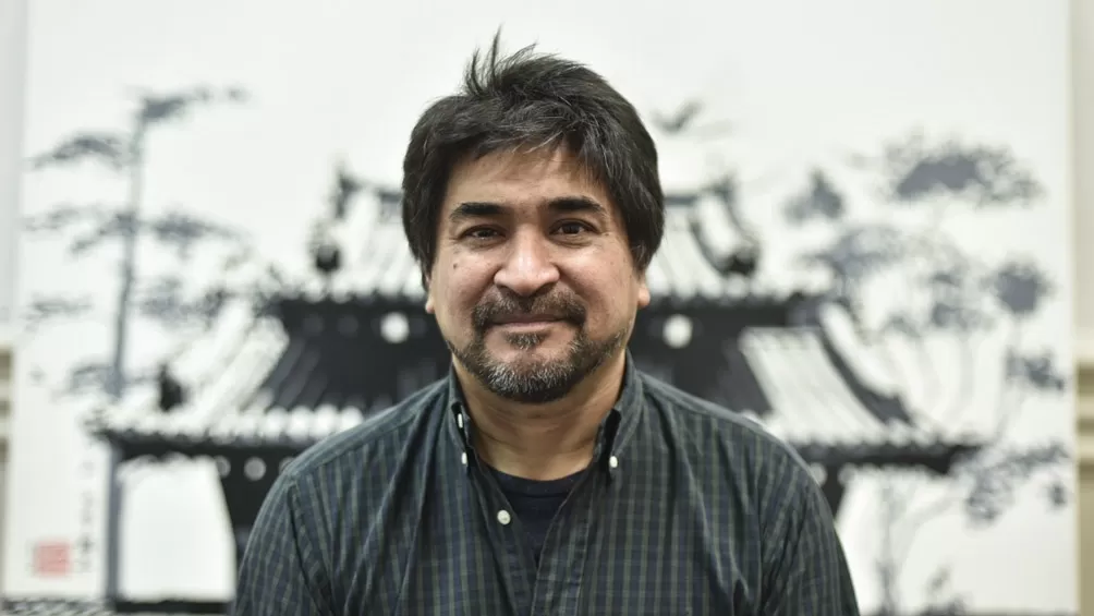 ANTECEDENTE FAMILIAR. Gustavo Ng es periodista y escritor argentino. 