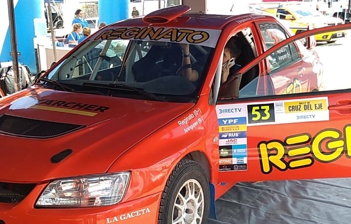 Miguel Reginato (h) y una primera vez. Protagonista de muchas batallas del rally Tucumano y Regional (y también con experiencia en el Dakar), a Miguel Reginato (h) le faltaba una experiencia en un 4x4 en el Argentino. La concretará en Cruz del Eje, con un Mitsubishi que tendrá atención de Sebastián Pucheta y navegación del cordobés Matías Aranguren.