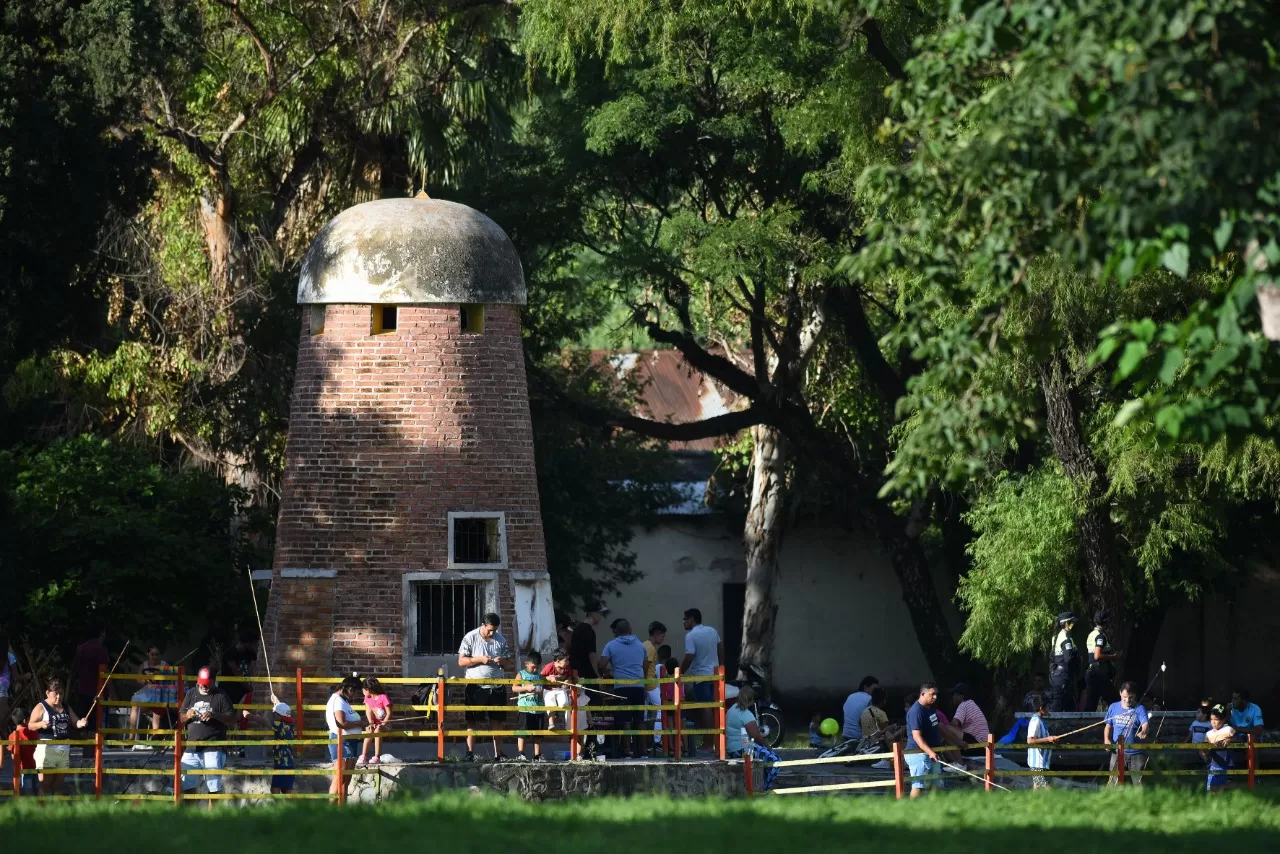 Postales que dejó San Valentín: el parque 9 de Julio cobijó a las familias tucumanas