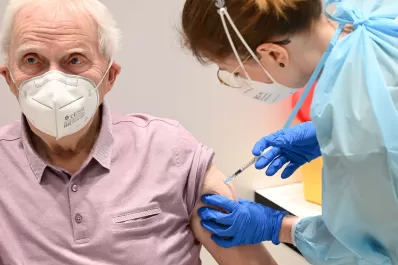 El miércoles llegan a la Argentina 580 mil dosis de la vacuna Covishield