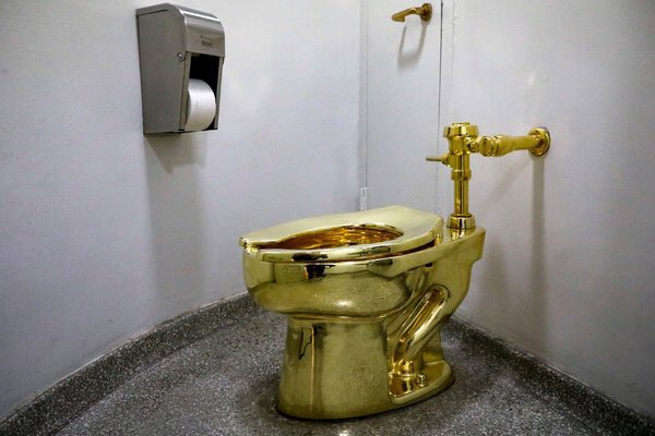 “AMÉRICA”. El inodoro de oro de 18 kilates realizado por Maurizio Cattelan fue adquirido por el Museo Guggengheim. 
