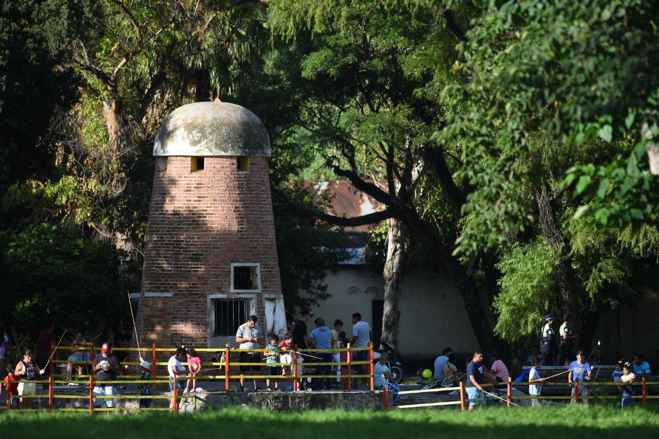 Postales que dejó San Valentín: el parque 9 de Julio cobijó a las familias tucumanas