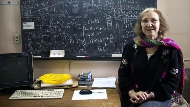DISTINGUIDA. Reconcimiento para la argentina Alicia Dickenstein. 