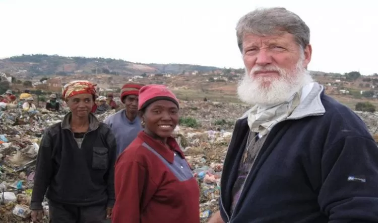 Un sacerdote argentino fue nominado al Premio Nobel de la Paz