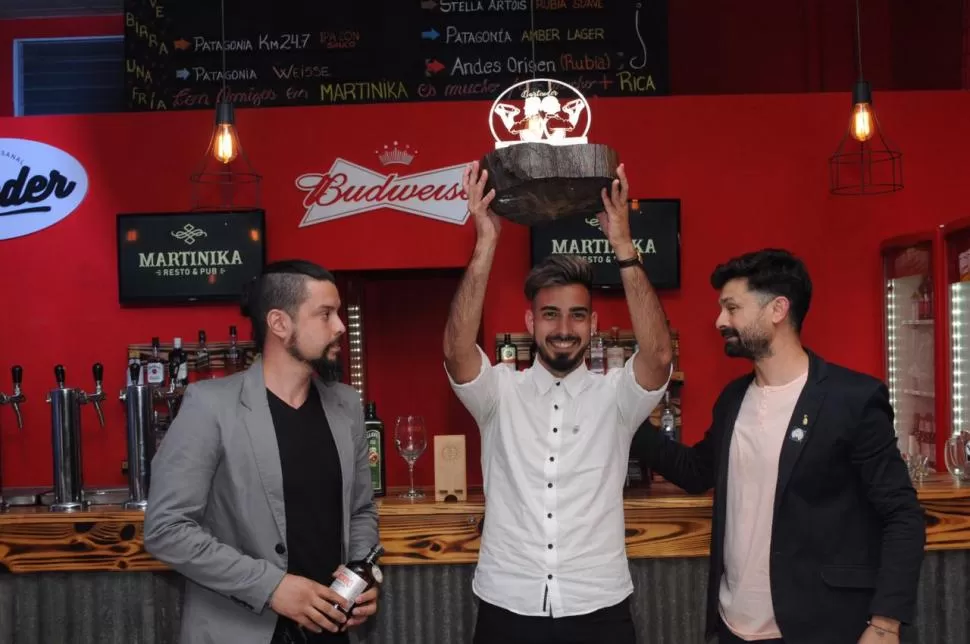 DE LA PREPARACIÓN A LA VICTORIA. Federico Torazza, con el primer premio ya en sus manos.   