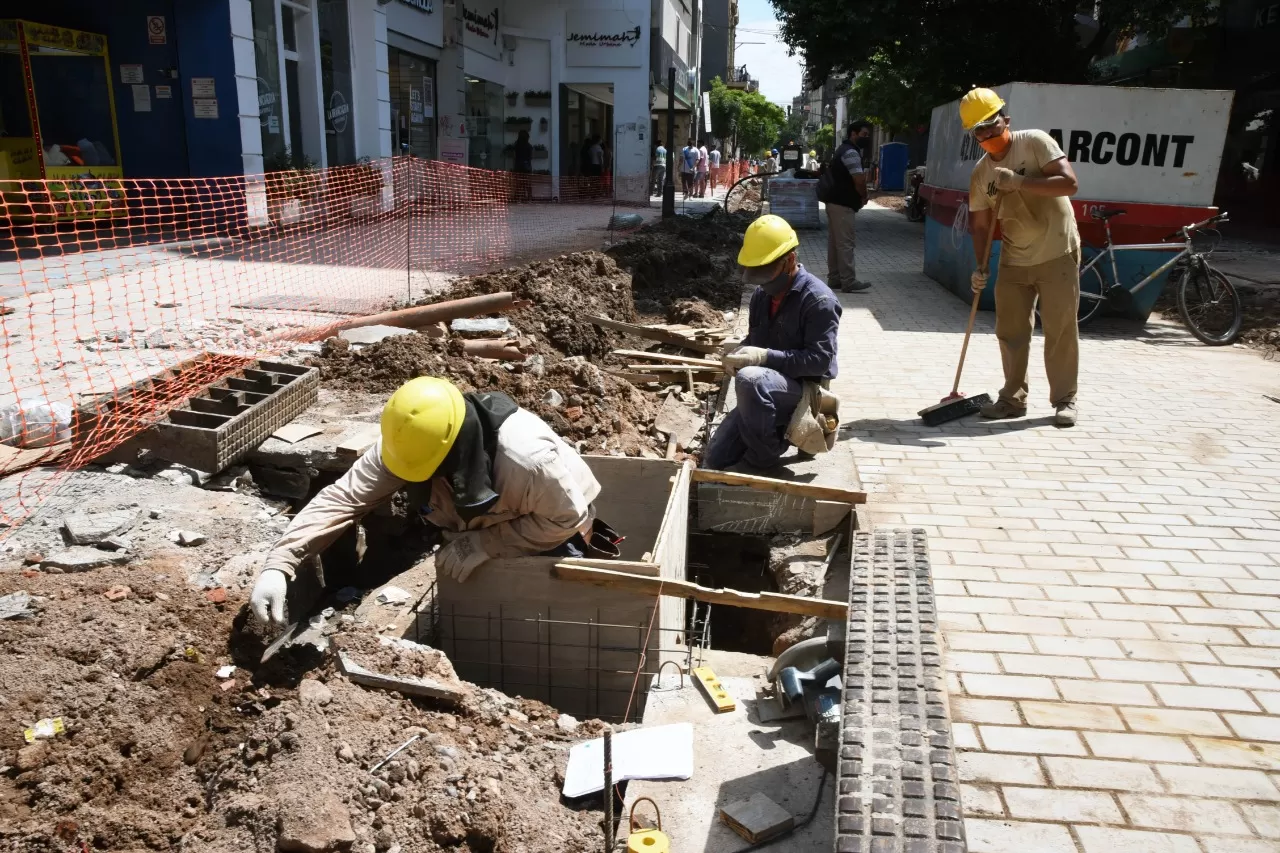 La semipeatonalización de la calle 25 de Mayo estará terminada en marzo