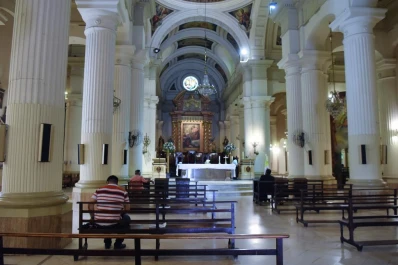 Sacerdotes no harán la cruz en la frente de los fieles
