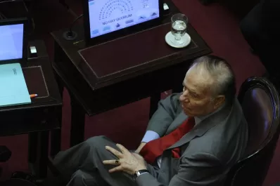 Denunciaron el robo del histórico anillo de oro de Carlos Menem