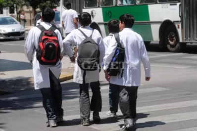 Vuelta a las aulas: para evitar los ómnibus colmados, Aetat propone que haya horarios escalonados