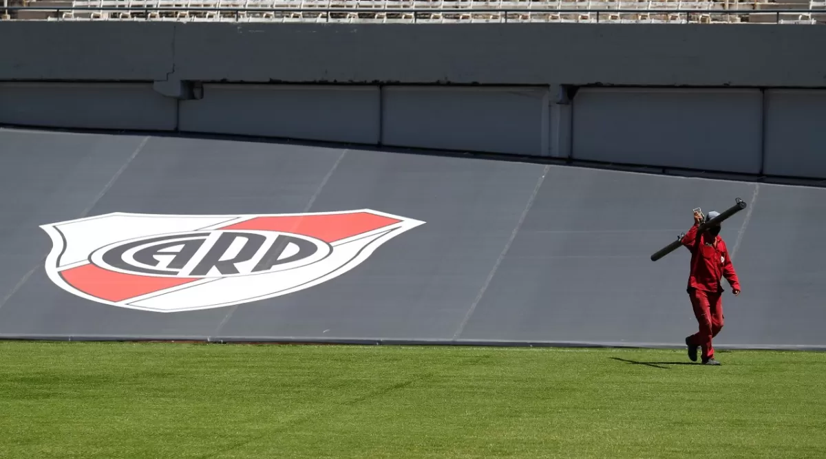 NUEVO MONUMENTAL. River renovó su campo de juego.