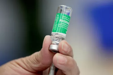 Llegaron 580.000 dosis de la vacuna AstraZeneca