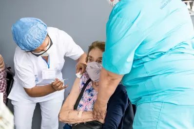 Yerba Buena: comenzó la vacunación a mayores de 70 años