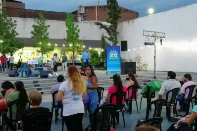 Zambas y chacareras al aire libre y en las peñas