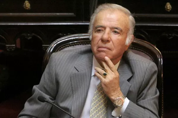 Denunciaron el robo del histórico anillo de oro que usaba Menem