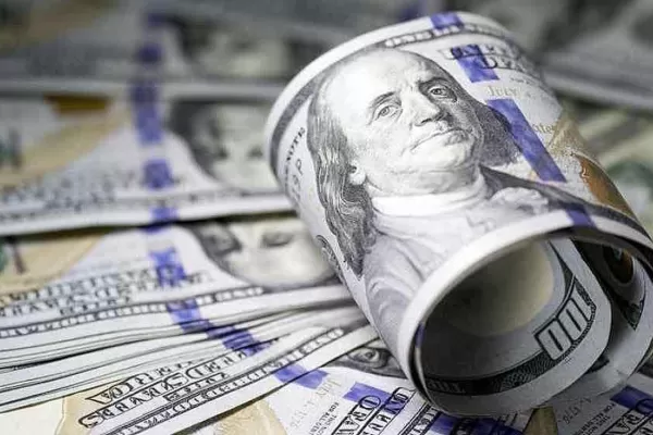 El dólar blue se disparó seis pesos y se negocia en $ 158