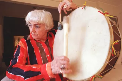 Tributo a Leda Valladares y al Pato Gentilini