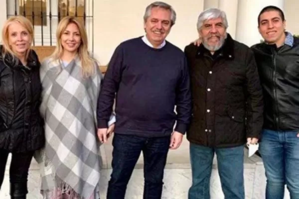 Moyano admitió que recibió una dosis, pero se desligó del vacunatorio VIP