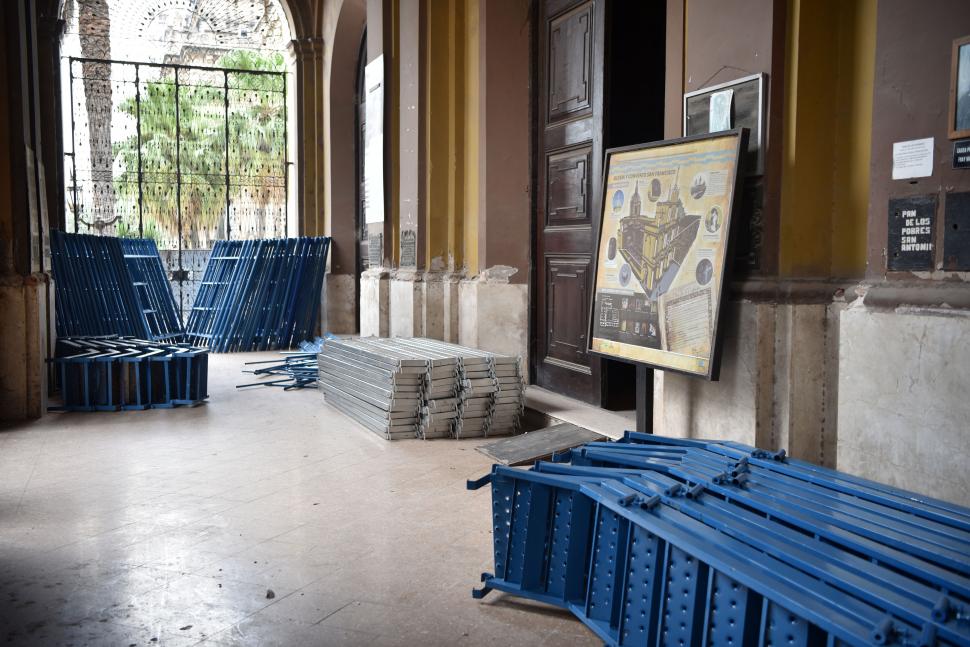 ACCESOS CERRADOS. Aún no se puede ingresar al templo de San Francisco. la gaceta / fotos de Ines Quinteros Orio 