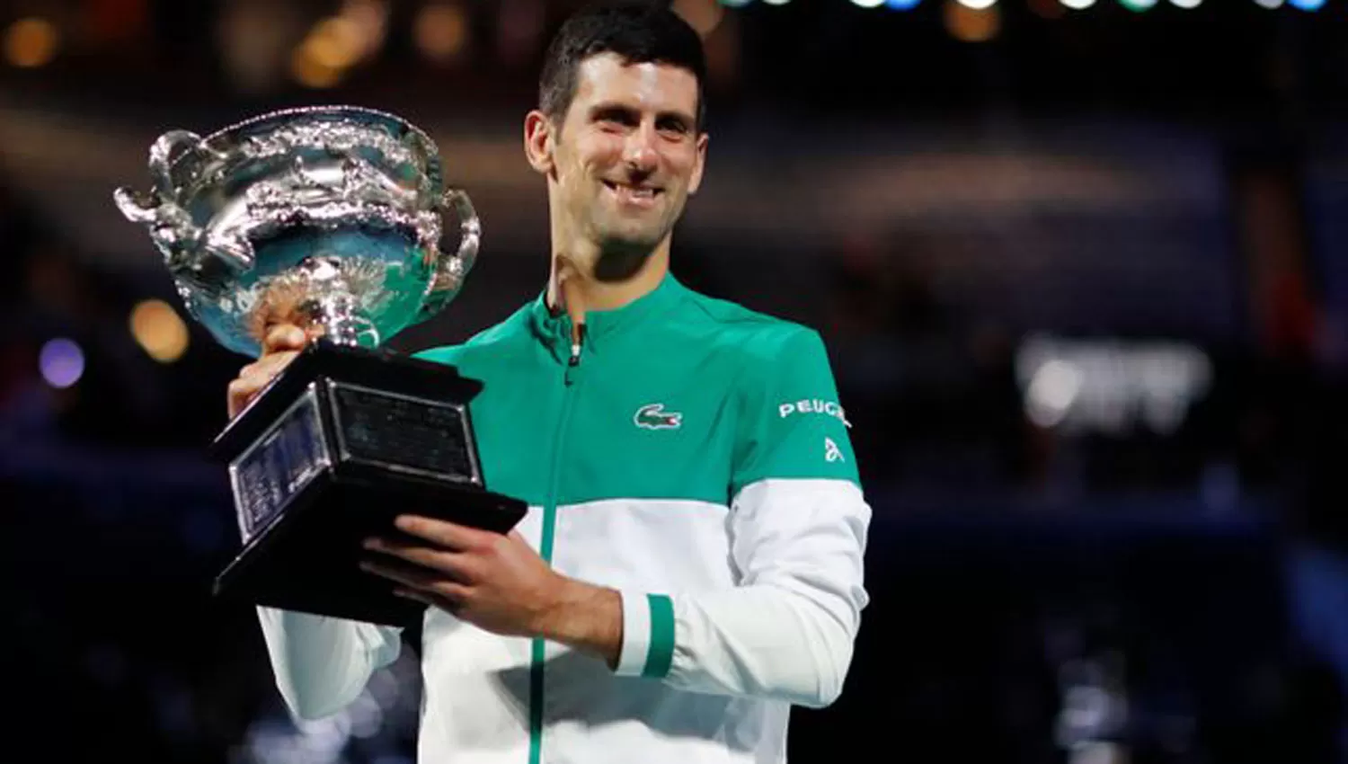 PLENO. Djokovic demostró en la final que dejó atrás los problemas físicos en la zona abdominal que le causaron inquietud a lo largo del torneo.