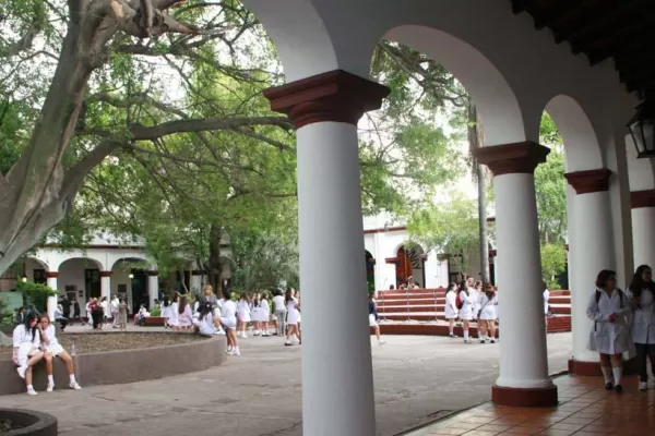 Por el momento, la Escuela Sarmiento vuelve a clases de manera virtual