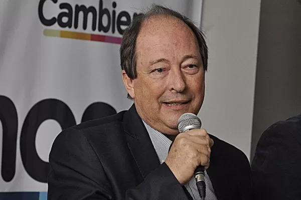 El ex senador Ernesto Sanz fue internado con Covid-19