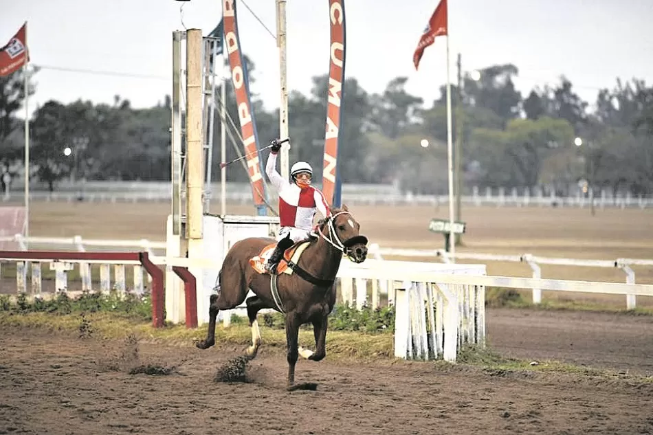 EXPERIMENTADO. José Vizcarra, líder de la estadística de jinetes, montará a Días Felices en el cotejo principal del domingo.