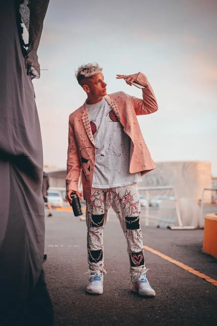 PERSONALIDAD. Okyyy tiene 21 años y desde 2019 vive en Buenos Aires, desde donde hace transmisiones on line que son seguidas masivamente.  