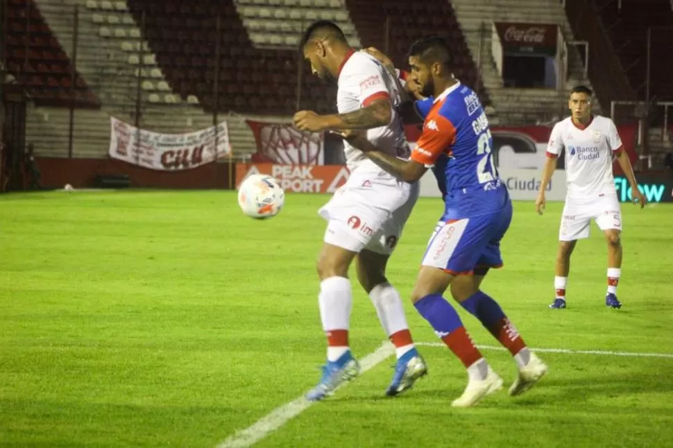 SE VIENE EL GLOBO. Huracán, que llega con un partido empatado y uno perdido, será el próximo rival del Decano. Otra vez se jugará en el Monumental.