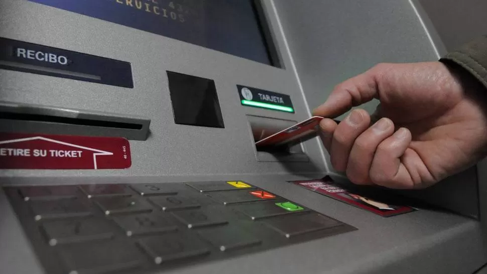 Se inicia el pago del 20% para empleados estatales de la Provincia