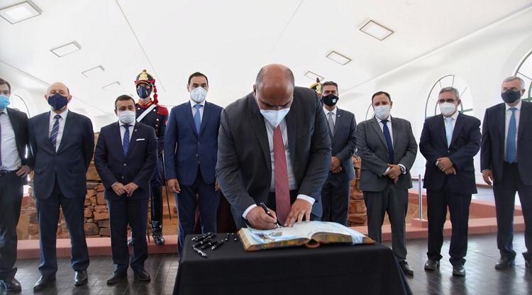 El Presidente prometió más obras para el Norte del país, ante los gobernadores de la región