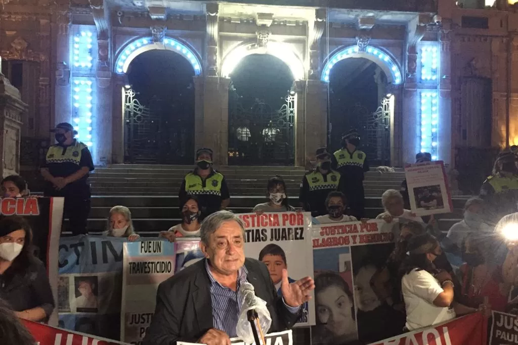 15 AÑOS. Alberto Lebbos encabeza la marcha para exigir justicia por el crimen de su hija, Paulina. Foto: LA GACETA / Diego Aráoz