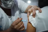 Chahla confirma que se vacunó a personal administrativo en Tucumán