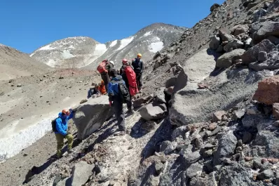 Recupraron el cuerpo del andinista que había fallecido en el volcán Ojo del Salado