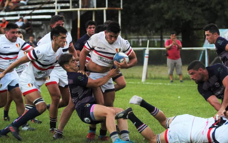 IMPECABLE. Natación se quedó con el “Mocho Palou” 2021 tras superar en la final a un duro Universitario. Los “Blancos” mostraron que están en condiciones de estar entre los protagonistas del Anual tucumano, que comenzará en tres semanas. foto de Gustavo Martínez Ribó