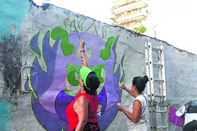 Las artistas reclaman con sus obras contra los femicidios