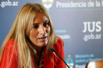 Carignano dijo que la oposición miente alevosamente sobre la derogación del decreto de migraciones