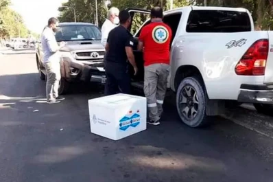 El ministro de Salud de Corrientes chocó una camioneta en la que llevaba vacunas